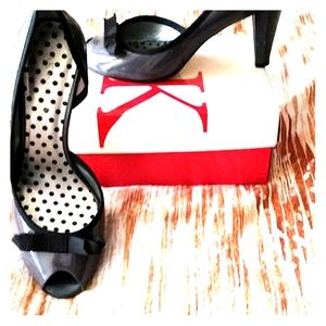 Anne Klein patent leather peep toe heels